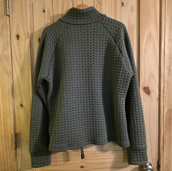 New Balance Heat Loft Quilted Funnel Neck Jacket - Picture 9 of 10